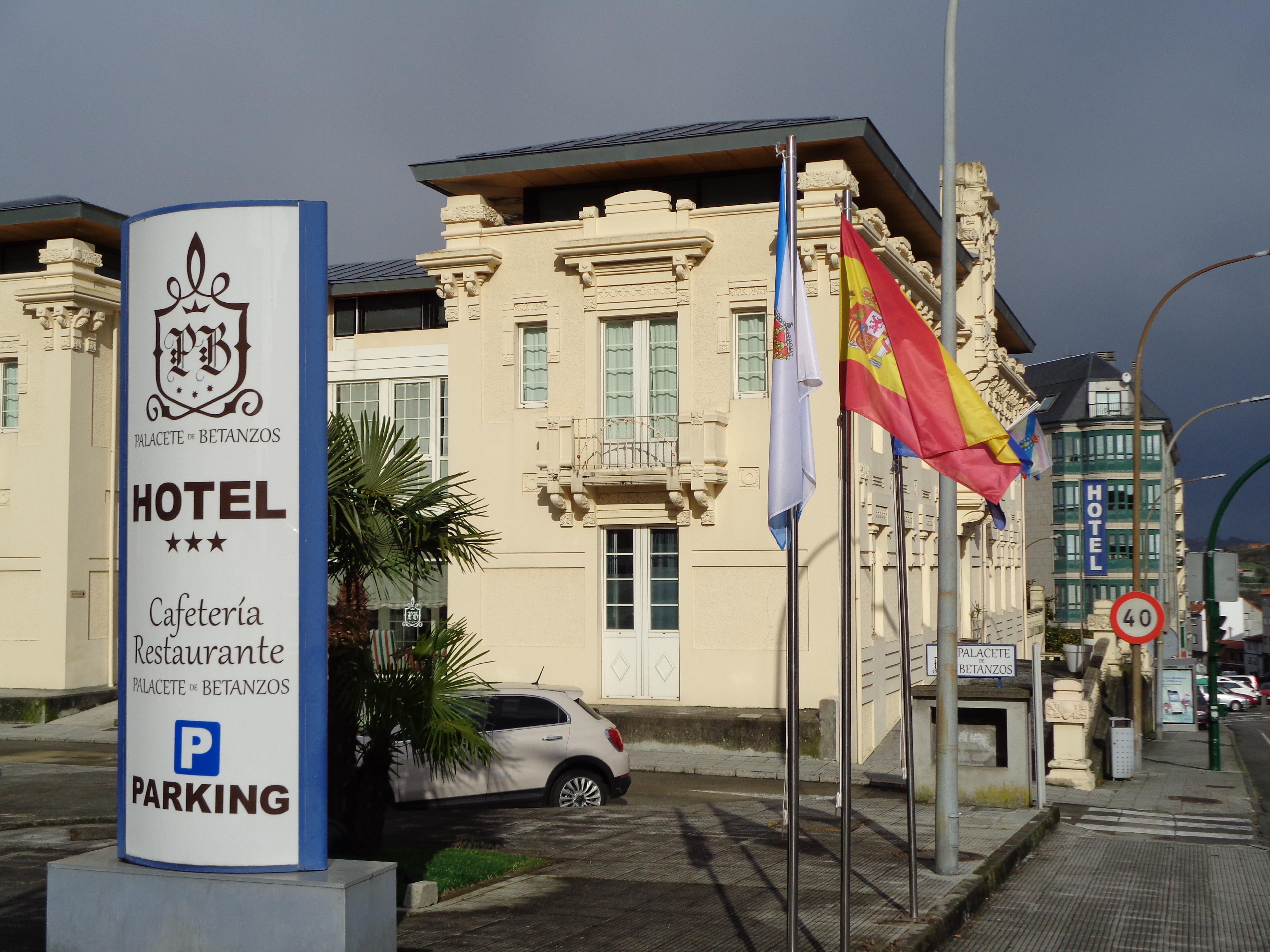 Hotel Villa De Betanzos Exterior photo