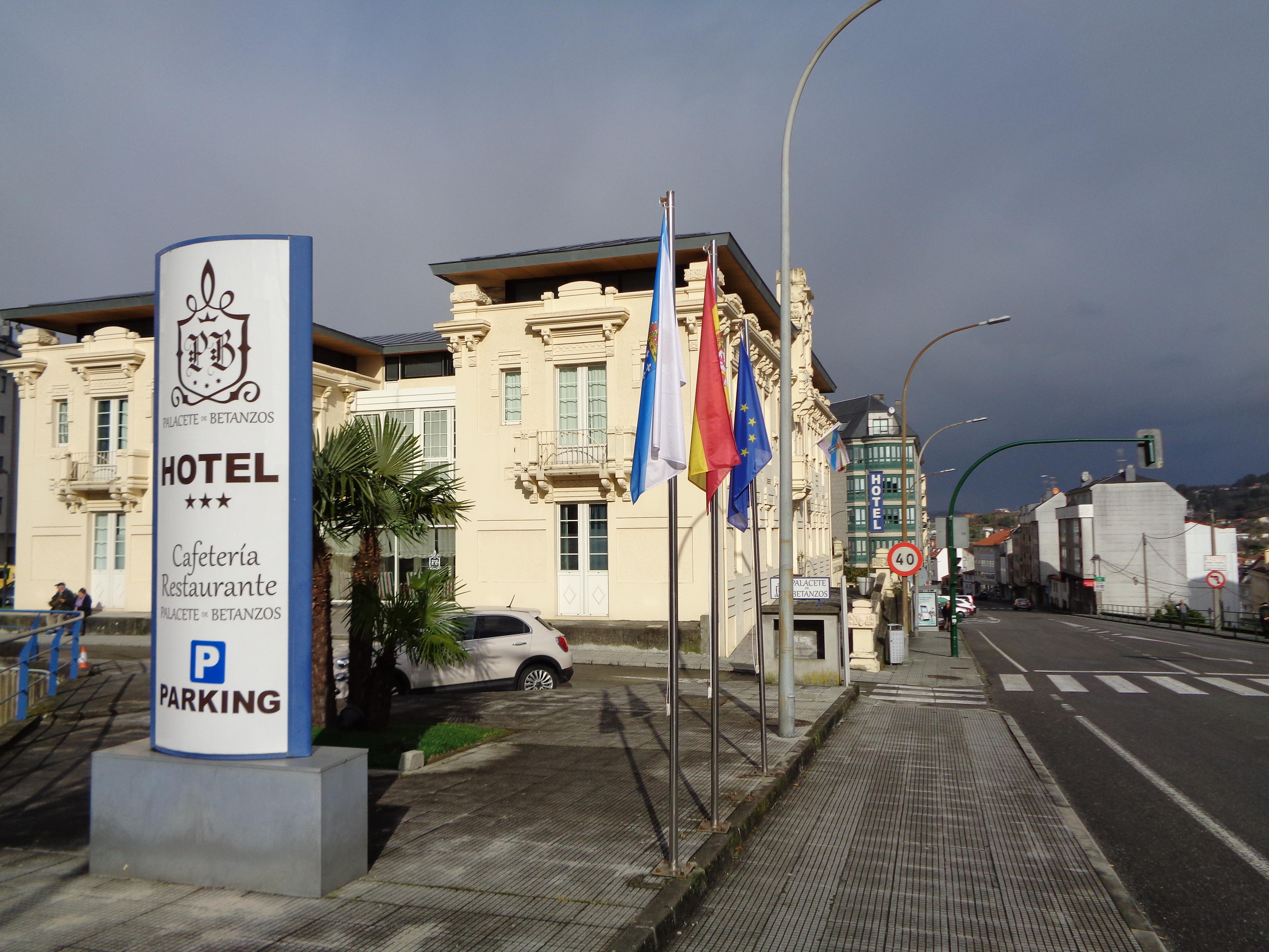 Hotel Villa De Betanzos Exterior photo
